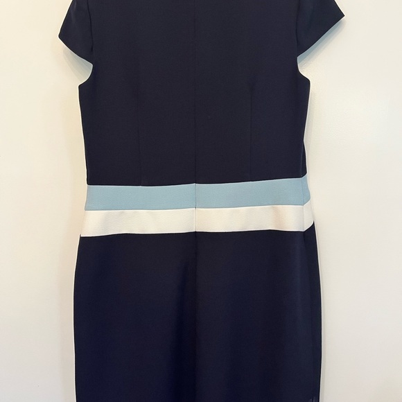 Vince Camuto Crepe Colorblock shift dress - Picture 2 of 5